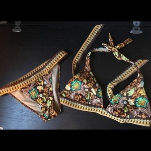 Victoria’s Secret bikini